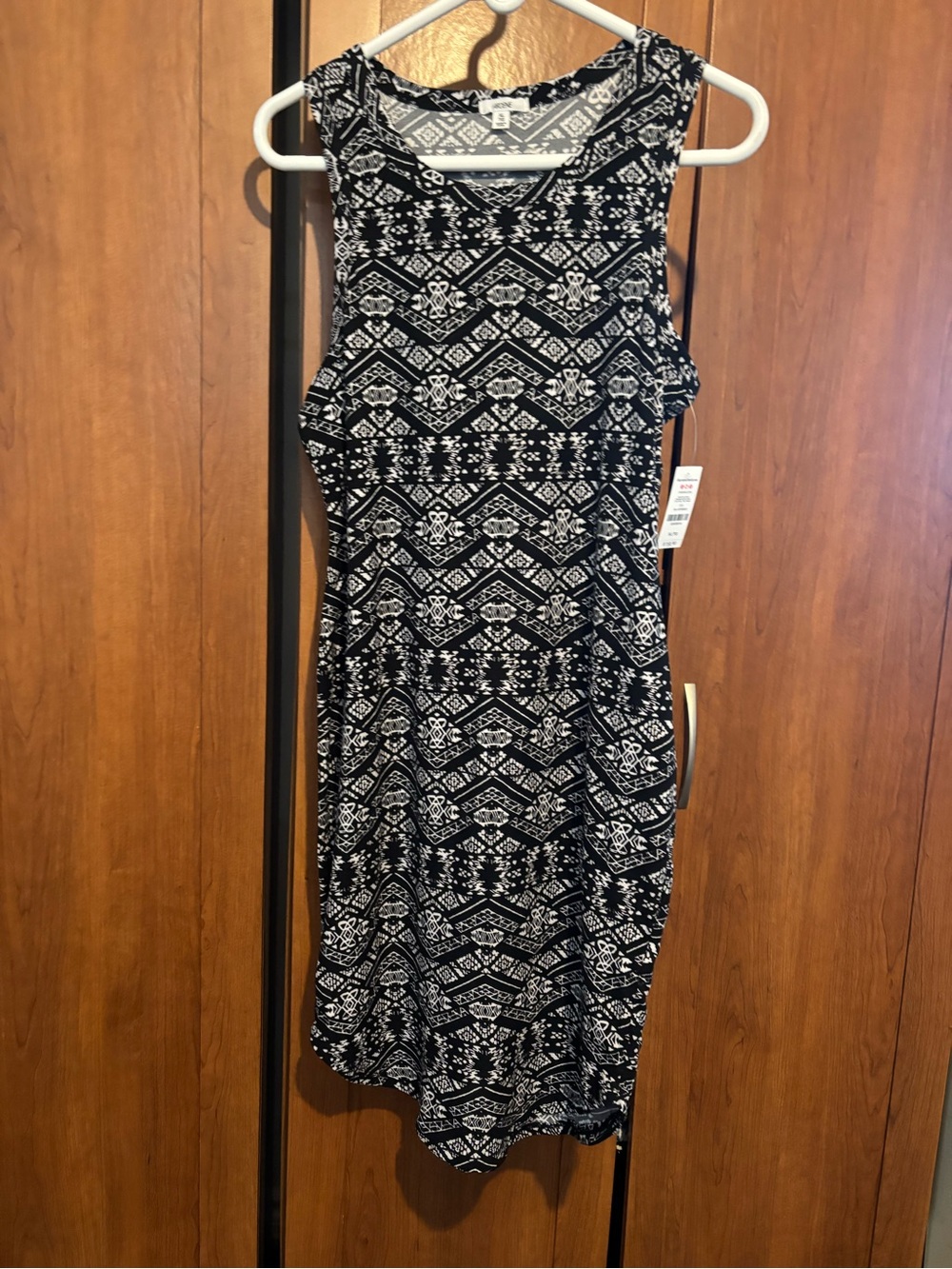 Sleeveless Black & White Patterned Women's Dress